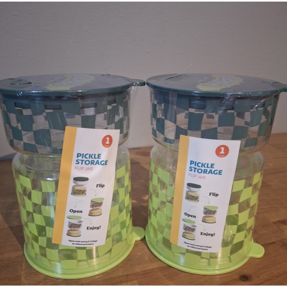 NIP Target Bullseye Playground Pickle FLIP Jar Storage Container Plastic 2 Units